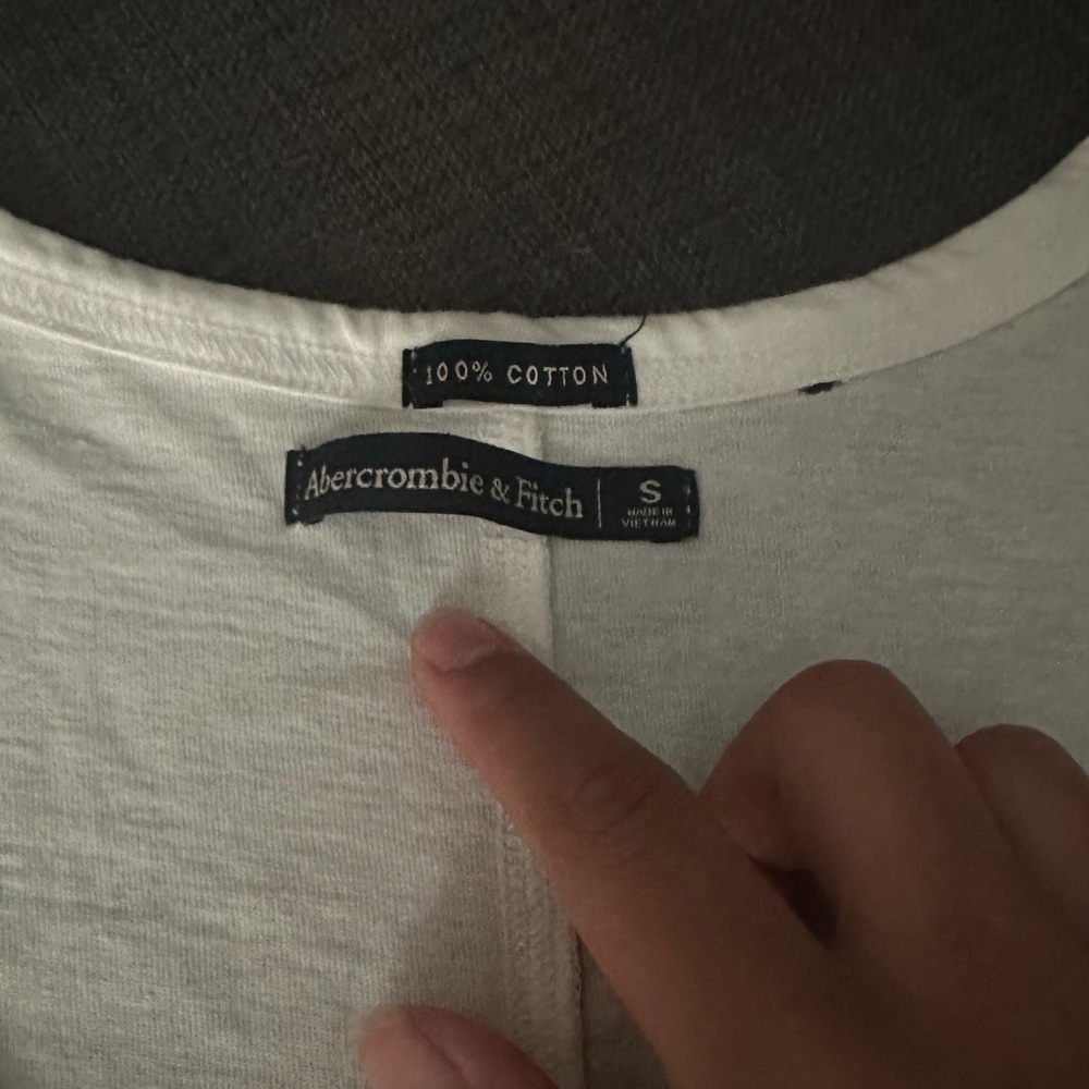 White Abercrombie & Fitch Women's Top - Picture 2 of 3